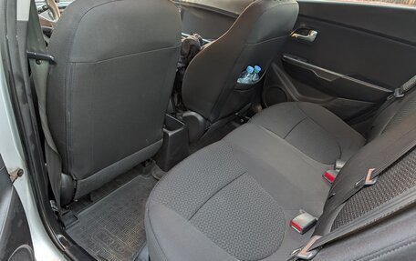 KIA Rio III рестайлинг, 2012 год, 880 000 рублей, 37 фотография