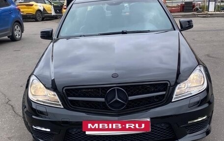 Mercedes-Benz C-Класс, 2011 год, 1 300 000 рублей, 2 фотография