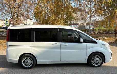 Honda Stepwgn IV рестайлинг, 2017 год, 1 600 000 рублей, 2 фотография