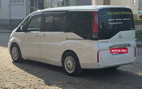 Honda Stepwgn IV рестайлинг, 2017 год, 1 600 000 рублей, 5 фотография