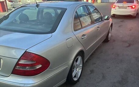 Mercedes-Benz E-Класс, 2004 год, 1 200 000 рублей, 3 фотография