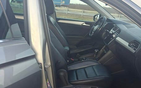 Volkswagen Tiguan II, 2018 год, 2 950 000 рублей, 11 фотография
