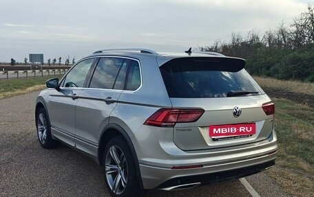 Volkswagen Tiguan II, 2018 год, 2 950 000 рублей, 2 фотография