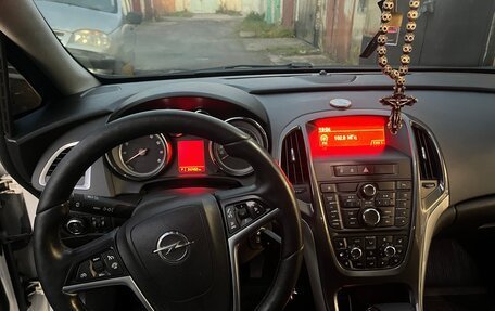 Opel Astra J, 2013 год, 770 000 рублей, 21 фотография
