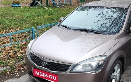 KIA cee'd I рестайлинг, 2010 год, 600 000 рублей, 2 фотография