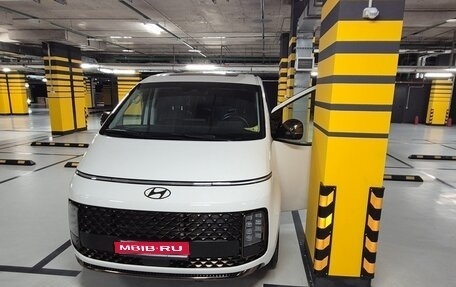 Hyundai Staria, 2024 год, 7 650 000 рублей, 1 фотография