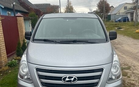 Hyundai H-1 II рестайлинг, 2014 год, 1 850 000 рублей, 1 фотография