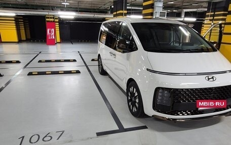 Hyundai Staria, 2024 год, 7 650 000 рублей, 3 фотография