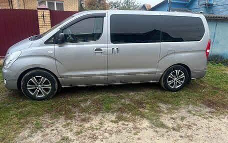 Hyundai H-1 II рестайлинг, 2014 год, 1 850 000 рублей, 3 фотография
