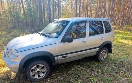 Chevrolet Niva I рестайлинг, 2005 год, 200 000 рублей, 3 фотография