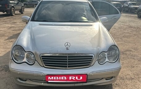 Mercedes-Benz C-Класс, 2003 год, 600 000 рублей, 3 фотография
