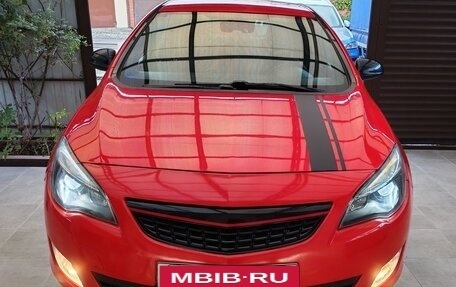 Opel Astra J, 2011 год, 999 000 рублей, 3 фотография