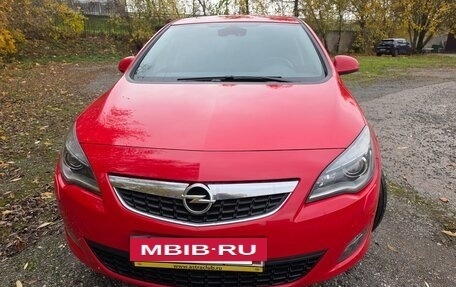 Opel Astra J, 2010 год, 1 050 000 рублей, 2 фотография