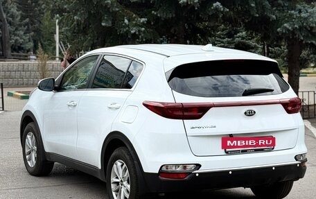KIA Sportage IV рестайлинг, 2020 год, 2 050 000 рублей, 4 фотография