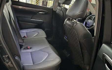 Toyota Highlander, 2025 год, 5 050 000 рублей, 13 фотография