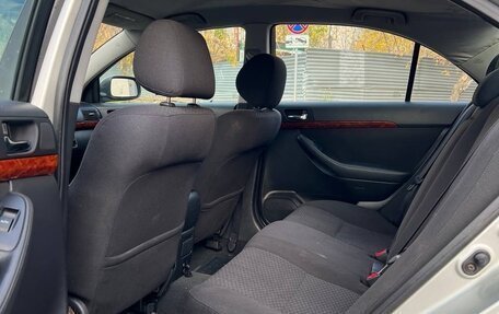 Toyota Avensis III рестайлинг, 2004 год, 615 000 рублей, 7 фотография