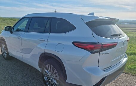 Toyota Highlander, 2025 год, 5 300 000 рублей, 3 фотография