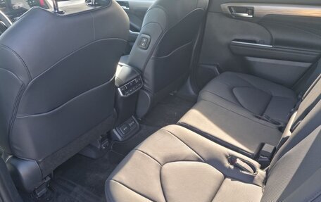 Toyota Highlander, 2025 год, 5 300 000 рублей, 6 фотография