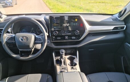 Toyota Highlander, 2025 год, 5 300 000 рублей, 8 фотография