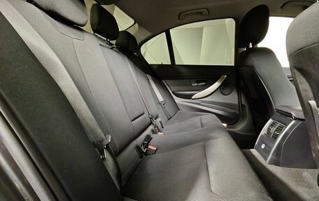 BMW 3 серия, 2017 год, 1 545 000 рублей, 14 фотография