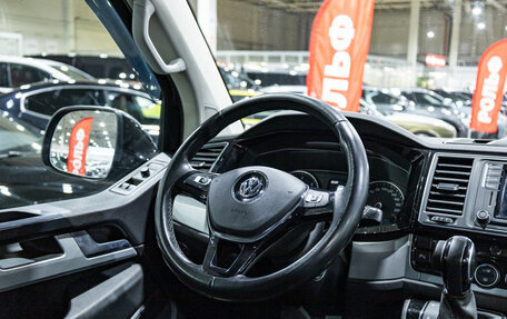 Volkswagen Caravelle T6 рестайлинг, 2018 год, 3 557 900 рублей, 21 фотография