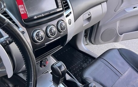 Mitsubishi Pajero Sport II рестайлинг, 2013 год, 1 900 000 рублей, 21 фотография