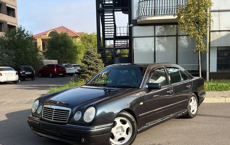 Mercedes-Benz E-Класс, 1996 год, 850 000 рублей, 4 фотография