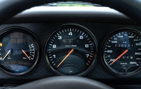 Porsche 911, 1995 год, 18 190 032 рублей, 13 фотография