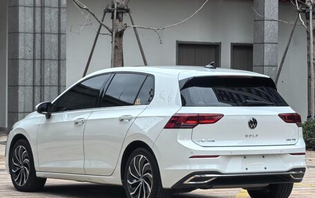 Volkswagen Golf VIII, 2023 год, 1 715 005 рублей, 3 фотография