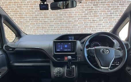 Toyota Noah III, 2021 год, 2 165 002 рублей, 10 фотография