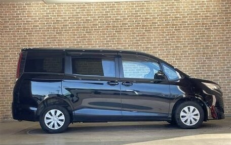Toyota Noah III, 2021 год, 2 165 002 рублей, 5 фотография