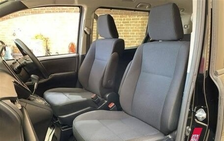 Toyota Noah III, 2021 год, 2 165 002 рублей, 13 фотография