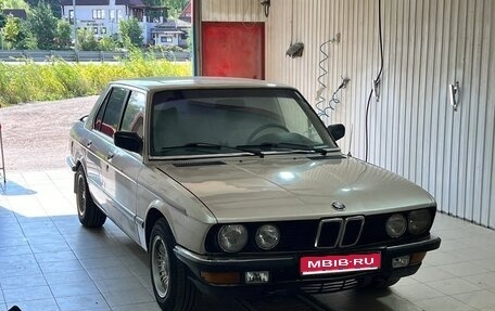 BMW 5 серия, 1984 год, 490 000 рублей, 1 фотография