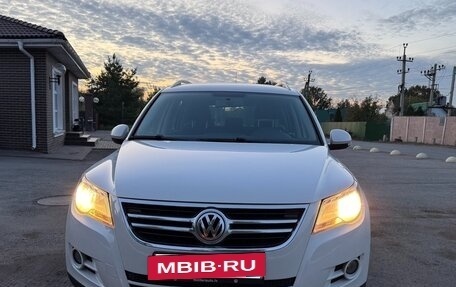 Volkswagen Tiguan I, 2011 год, 1 090 000 рублей, 2 фотография