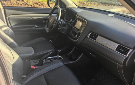 Mitsubishi Outlander III рестайлинг 3, 2013 год, 1 330 000 рублей, 4 фотография