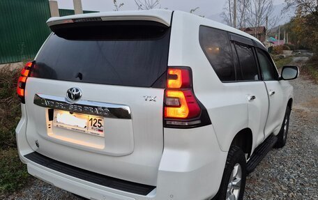 Toyota Land Cruiser Prado 150 рестайлинг, 2018 год, 4 050 000 рублей, 4 фотография