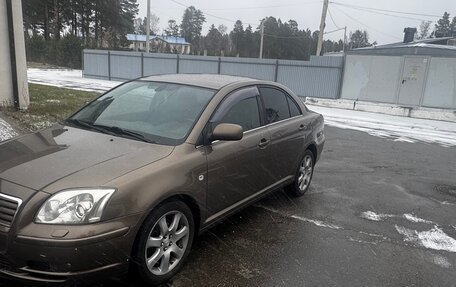 Toyota Avensis III рестайлинг, 2005 год, 690 000 рублей, 5 фотография