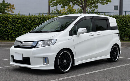 Honda Freed I, 2016 год, 784 000 рублей, 2 фотография