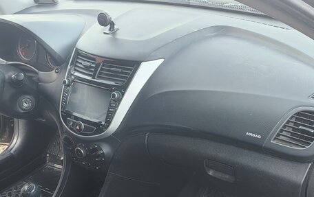 Hyundai Solaris II рестайлинг, 2015 год, 870 000 рублей, 12 фотография