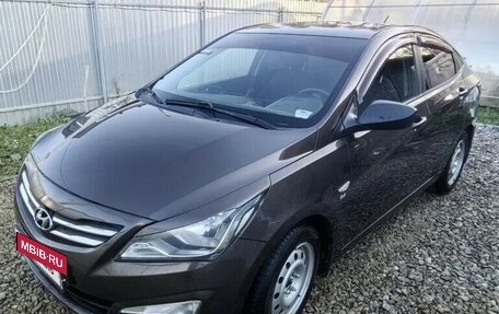 Hyundai Solaris II рестайлинг, 2015 год, 870 000 рублей, 5 фотография
