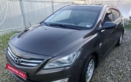 Hyundai Solaris II рестайлинг, 2015 год, 870 000 рублей, 1 фотография