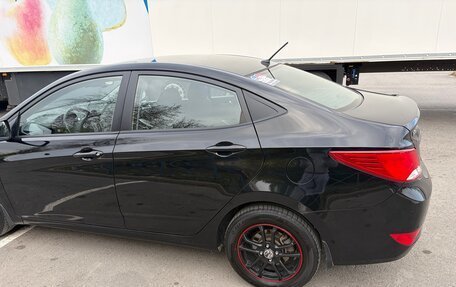 Hyundai Solaris II рестайлинг, 2015 год, 950 000 рублей, 4 фотография