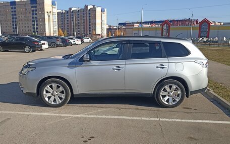 Mitsubishi Outlander III рестайлинг 3, 2013 год, 1 480 000 рублей, 2 фотография