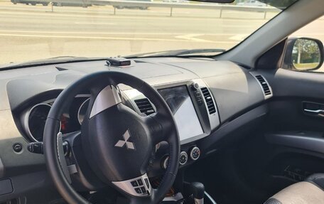 Mitsubishi Outlander III рестайлинг 3, 2008 год, 880 000 рублей, 10 фотография