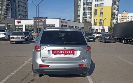 Mitsubishi Outlander III рестайлинг 3, 2013 год, 1 480 000 рублей, 5 фотография