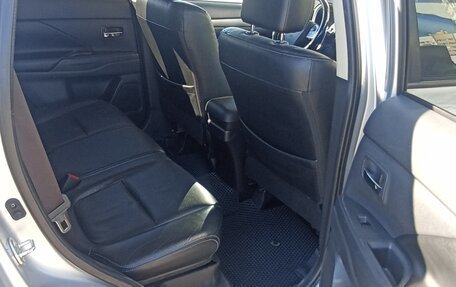 Mitsubishi Outlander III рестайлинг 3, 2013 год, 1 480 000 рублей, 8 фотография