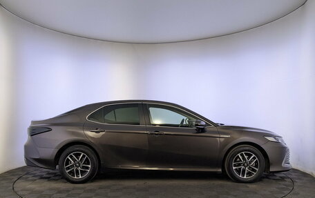 Toyota Camry, 2022 год, 3 200 000 рублей, 4 фотография