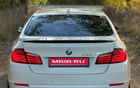 BMW 5 серия, 2011 год, 1 600 000 рублей, 4 фотография