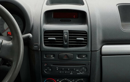 Renault Symbol I, 2006 год, 239 000 рублей, 16 фотография
