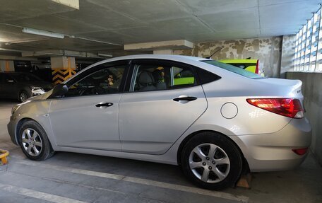 Hyundai Solaris II рестайлинг, 2011 год, 980 000 рублей, 3 фотография